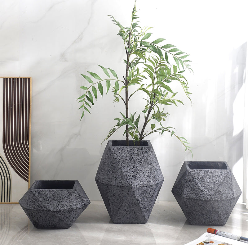 Geometrischer Pflanztopf in Schwarz